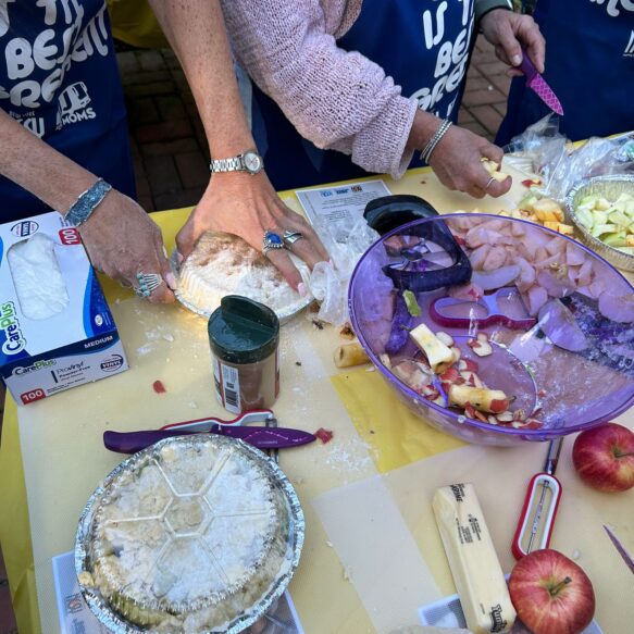 Pre-Rosh Hashanah Apple Baking — photo 19